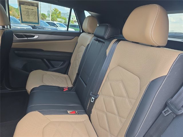 Used 2024 Volkswagen Atlas Cross Sport SE FWD image 11