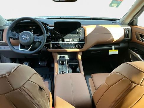 New 2025 Nissan Pathfinder Platinum w/ Cargo Package image 11