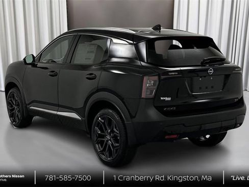 New 2025 Nissan Kicks SR w/ SR Premium Package image 7