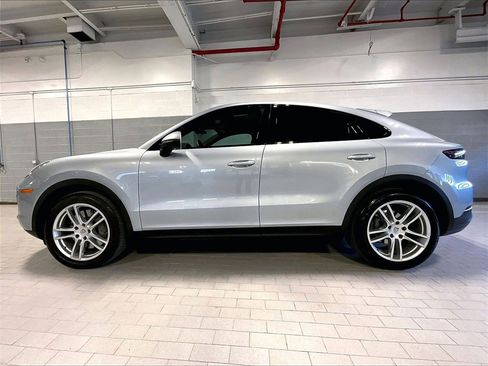 Certified 2022 Porsche Cayenne S image 2