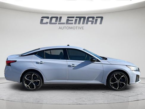 New 2025 Nissan Altima 2.5 SR image 4