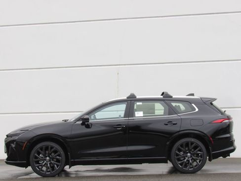 New 2026 Toyota Crown Signia image 4