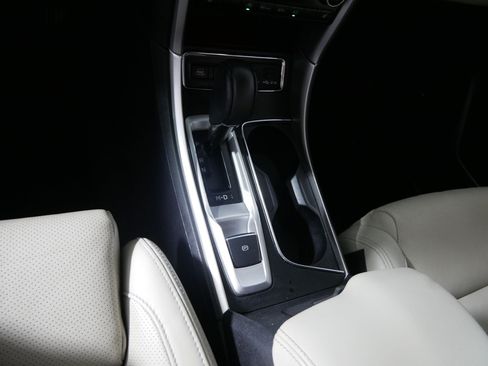 Used 2019 Subaru Ascent Limited AWD/4WD image 24