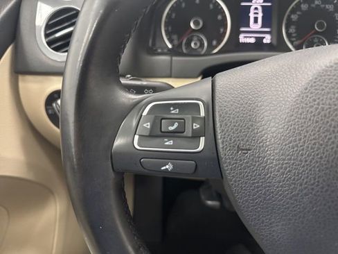 Used 2016 Volkswagen Tiguan SE image 11