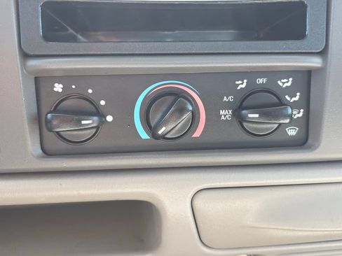 Used 1999 Ford F250 XLT RWD image 19
