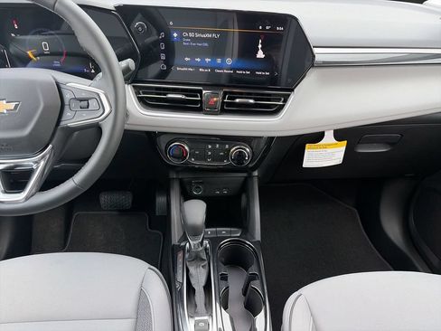 New 2026 Chevrolet TrailBlazer LT w/ LT Cold Weather Package FWD image 11