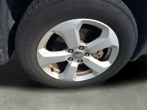 Used 2018 Jeep Compass Latitude image 13