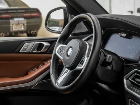 Used 2021 BMW X7 M50i w/ Dynamic Handling Package AWD/4WD image 13