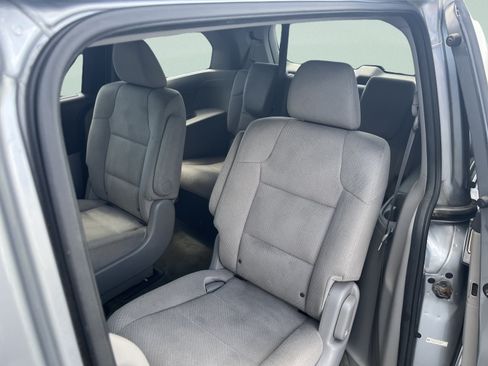 Used 2016 Honda Odyssey LX image 12