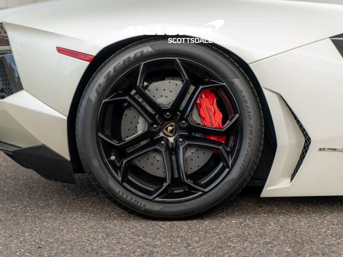 Used 2015 Lamborghini Aventador LP 700-4 image 34