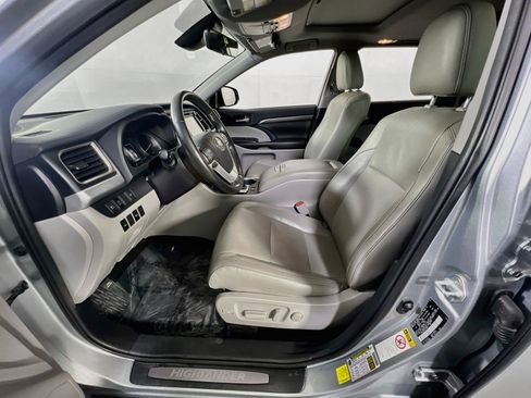 Used 2019 Toyota Highlander Limited AWD/4WD image 20