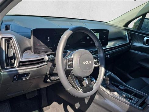 Used 2025 Kia Sorento S FWD image 10