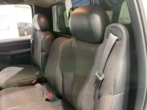 Used 2000 Chevrolet Silverado 1500 2WD Regular Cab w/ Exterior Appearance Pkg image 13