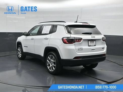 Used 2022 Jeep Compass Latitude w/ Sun and Sound Group AWD/4WD image 8