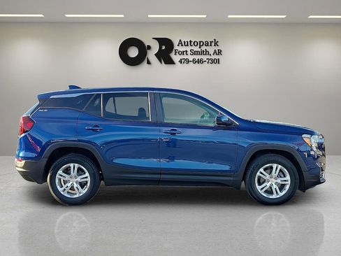 Used 2022 GMC Terrain SLE image 6