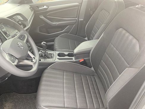 Used 2023 Volkswagen Jetta Sport image 11