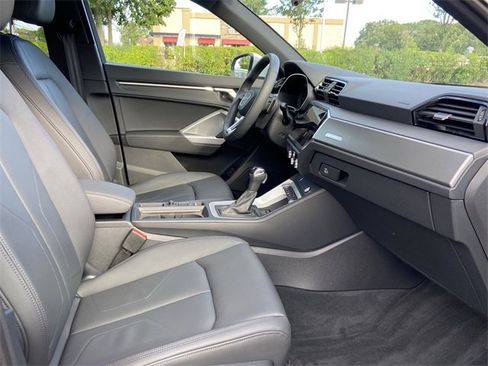 Certified 2025 Audi Q3 2.0T Premium Plus w/ Premium Plus Package image 26