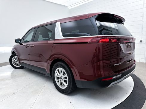 Certified 2024 Kia Carnival LX image 2