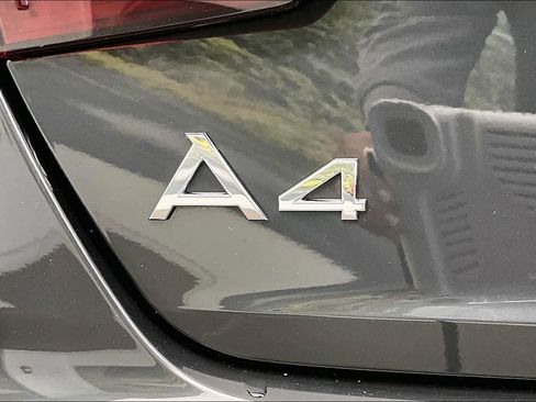 Used 2022 Audi A4 2.0T Premium w/ Convenience Package image 32