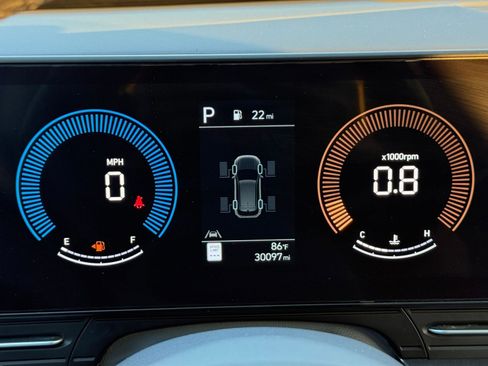 Used 2025 Hyundai Kona SEL image 40