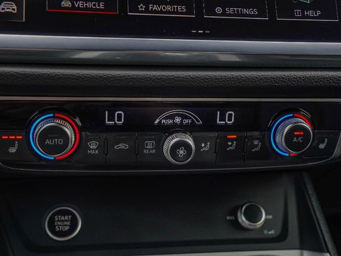 Certified 2025 Audi Q3 2.0T Premium Plus w/ Premium Plus Package image 17