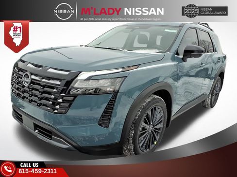 New 2026 Nissan Pathfinder SL image 3