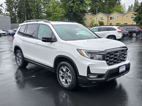 Used 2023 Honda Passport TrailSport image 11