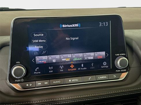 Used 2023 Nissan Rogue SV w/ SV Premium B Package FWD image 15