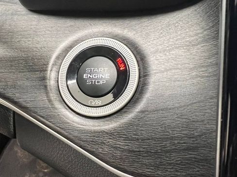 Used 2023 Jeep Grand Cherokee L Limited AWD/4WD image 25