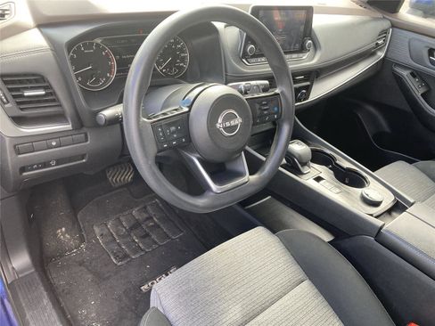 Used 2023 Nissan Rogue SV image 12
