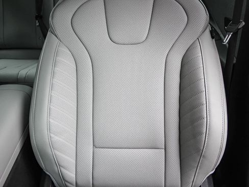 New 2025 Hyundai Elantra Limited image 30