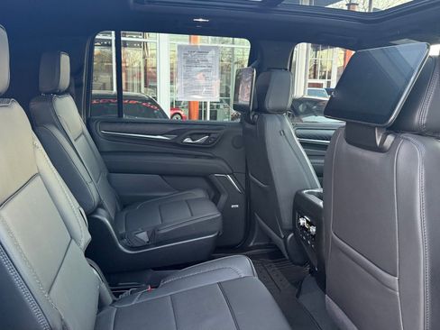 Used 2024 GMC Yukon XL Denali w/ Advanced Technology Package image 22