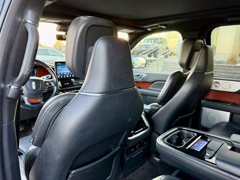 Used 2022 Lincoln Navigator L Reserve image 12