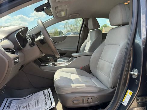 Used 2016 Chevrolet Malibu LT image 9