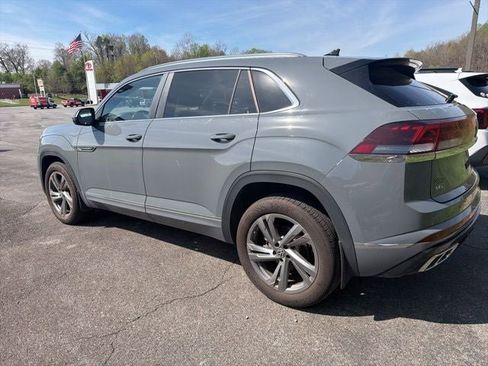 Used 2024 Volkswagen Atlas Cross Sport SEL R-Line image 9