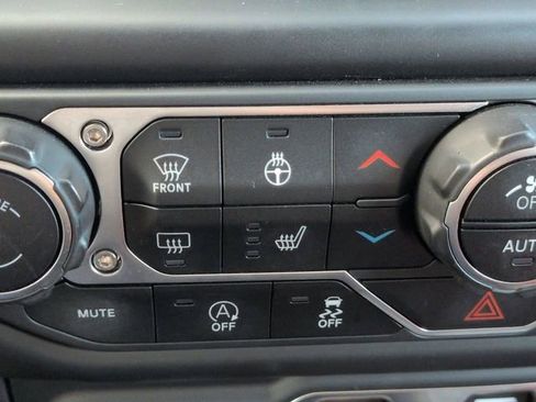Used 2021 Jeep Gladiator Overland w/ Popular Equipment Package AWD/4WD image 21