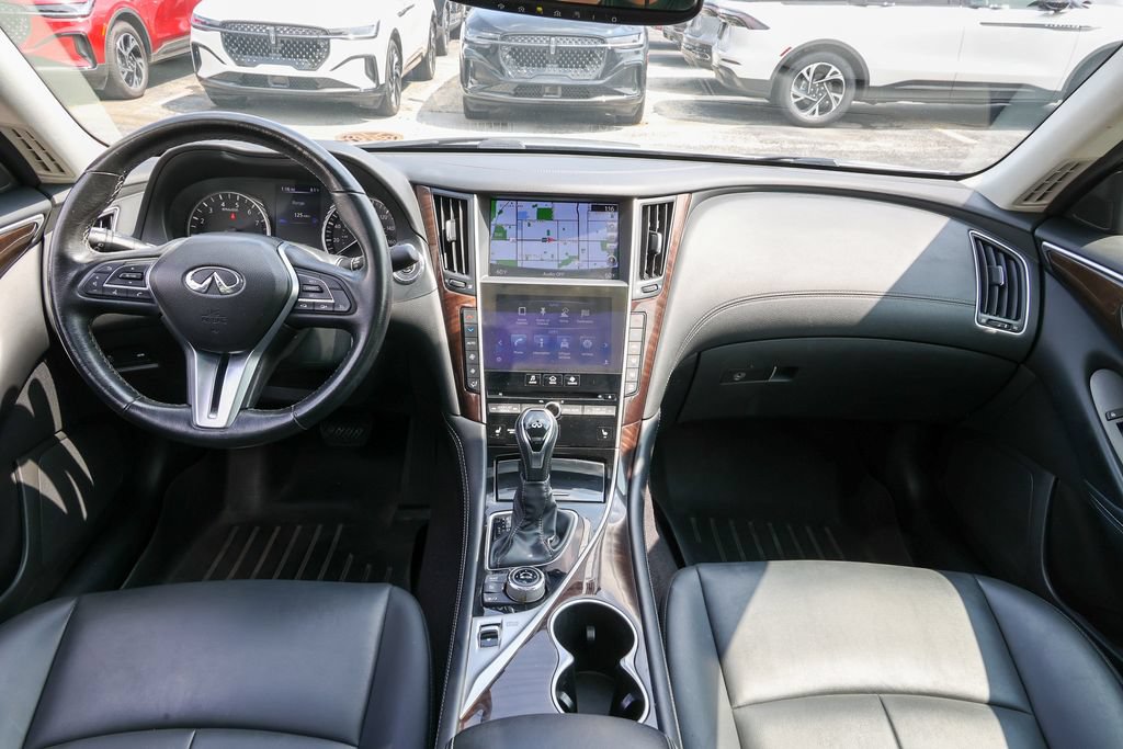 Used 2018 INFINITI Q50 Luxe w/ Essential Package (3.0T Luxe) AWD/4WD image 6