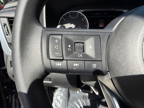 Used 2024 Nissan Rogue SV FWD image 20
