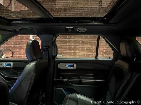 Used 2022 Ford Explorer ST-Line w/ Class IV Trailer Tow Package image 16