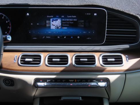 Certified 2021 Mercedes-Benz GLS 580 4MATIC image 8