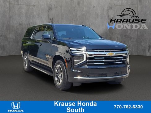 Used 2025 Chevrolet Suburban LT w/ Comfort Package RWD image 1