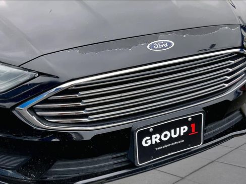 Used 2017 Ford Fusion SE FWD image 29