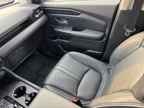 Used 2024 Honda Pilot Elite image 16