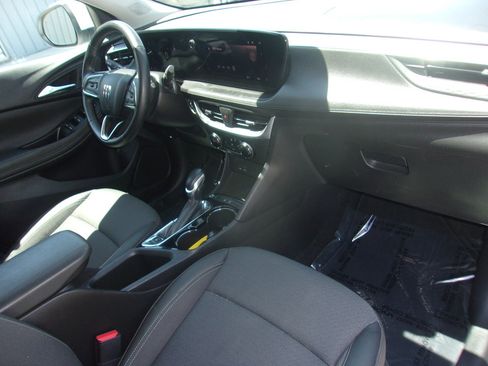 Used 2024 Buick Encore GX Preferred FWD image 13