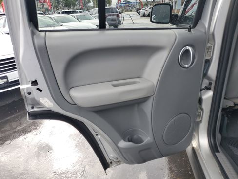 Used 2006 Jeep Liberty Limited image 29