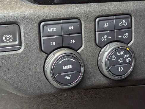 Used 2022 Chevrolet Silverado 1500 High Country w/ Z71 Off-Road Package image 19