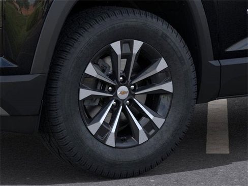 New 2026 Chevrolet Equinox LT w/ Convenience Package II image 9