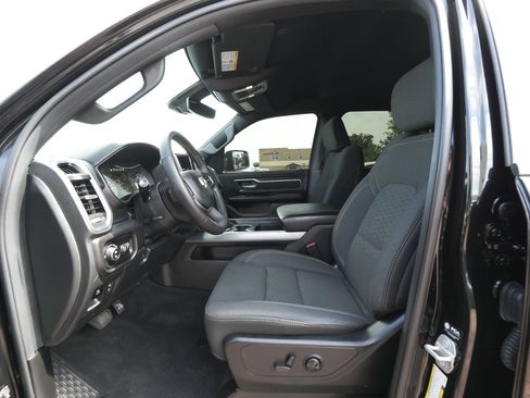 Used 2025 RAM 1500 Big Horn AWD/4WD image 30
