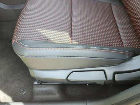 New 2026 Nissan Kicks SR FWD image 29