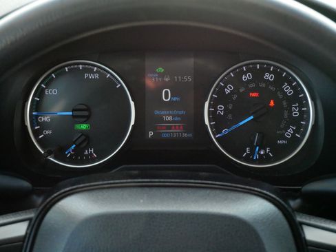 Used 2021 Toyota RAV4 LE image 21